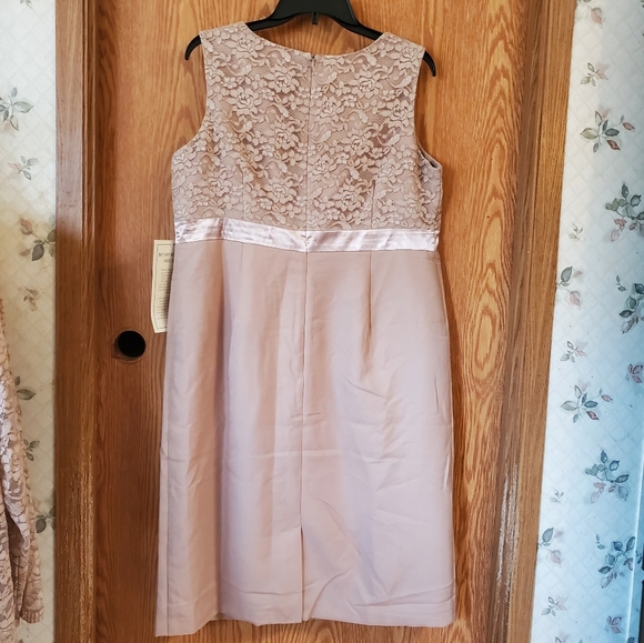 Roamans lace dress with matching lace cover jacket size 16 - Picture 8 of 15